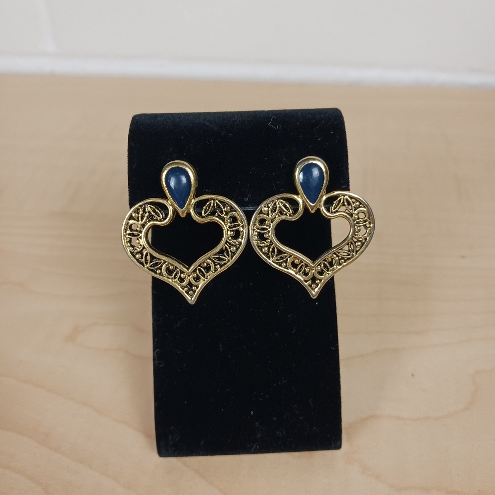Vintage Gold Tone‎ Heart Statement Earrings W/Blue Accent Stud Style